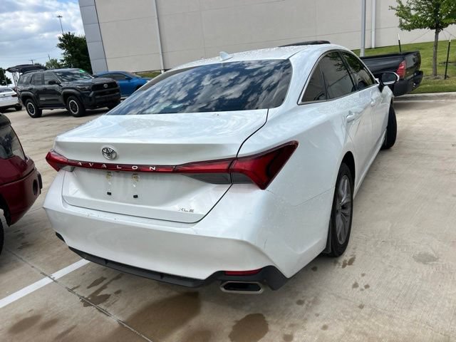 Used 2022 Toyota Avalon XLE FWD image 3