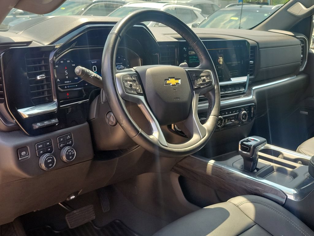 Used 2023 Chevrolet Silverado 1500 LTZ w/ Technology Package AWD/4WD image 18