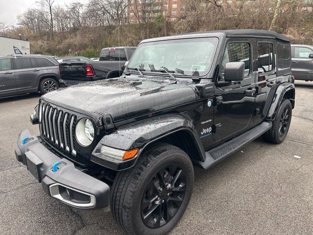 Used 2023 Jeep Wrangler Unlimited Sahara w/ Cold Weather Group AWD/4WD image 3
