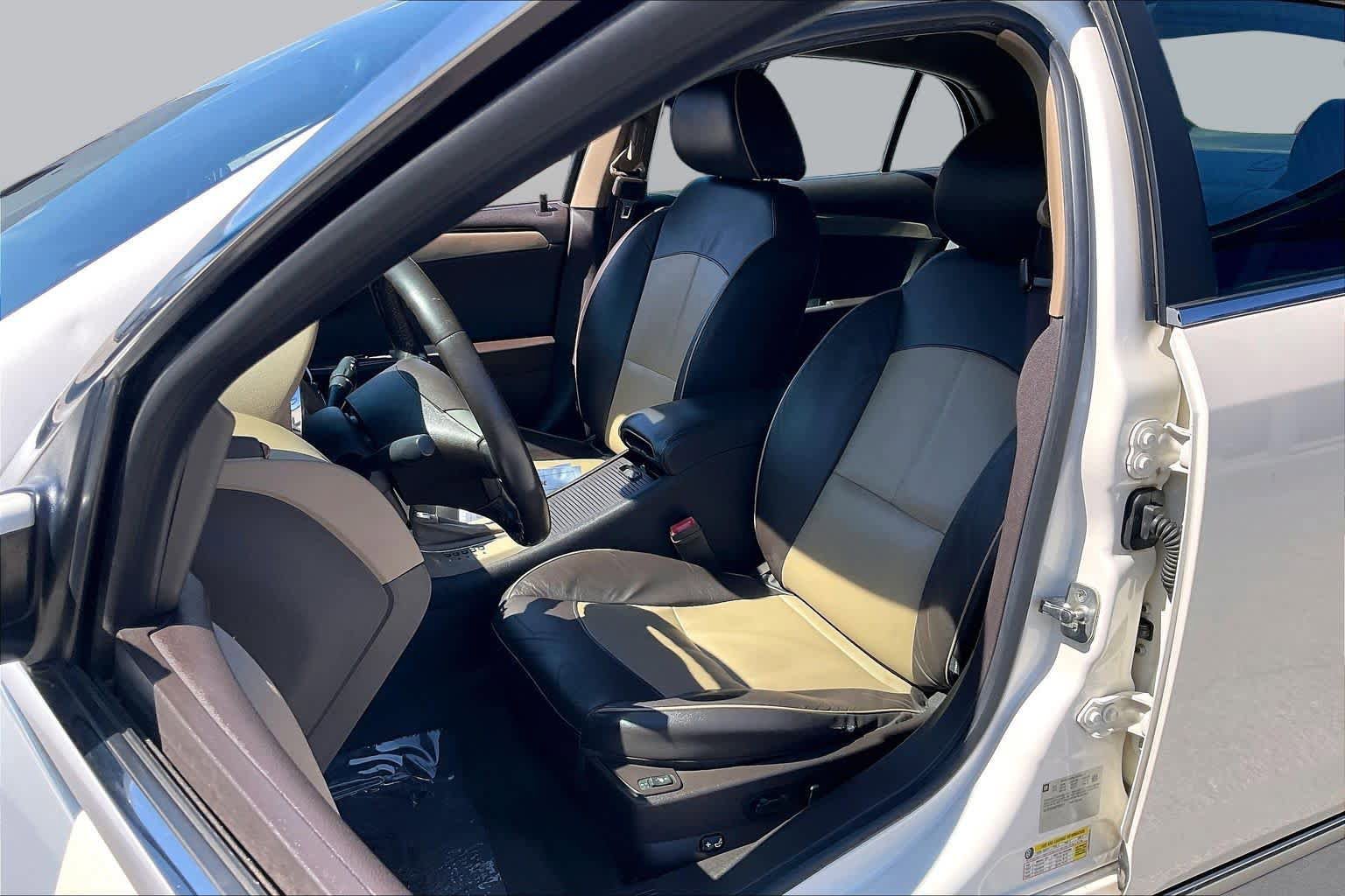 Used 2012 Chevrolet Malibu LTZ FWD image 8