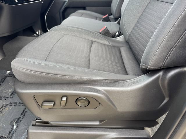 Used 2023 Chevrolet Silverado 1500 LT AWD/4WD image 16
