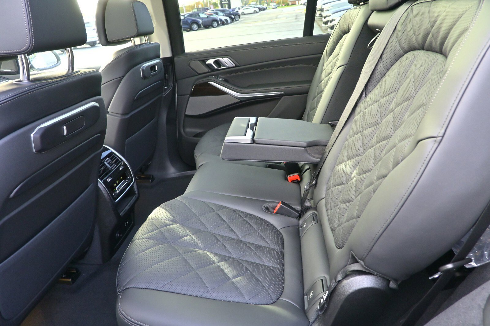New 2026 BMW X7 xDrive40i w/ Premium Package image 12