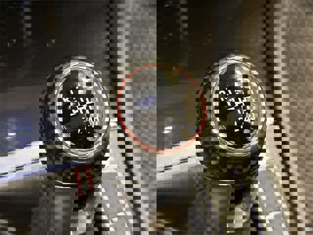 Used 2016 Volkswagen Golf 4-Door image 16