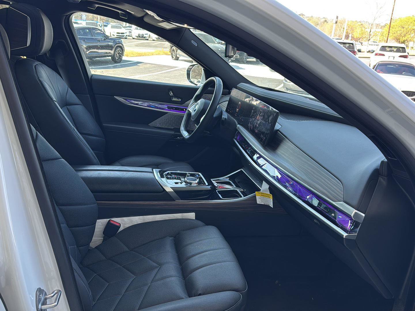 Used 2024 BMW i7 xDrive60 w/ Executive Package image 10