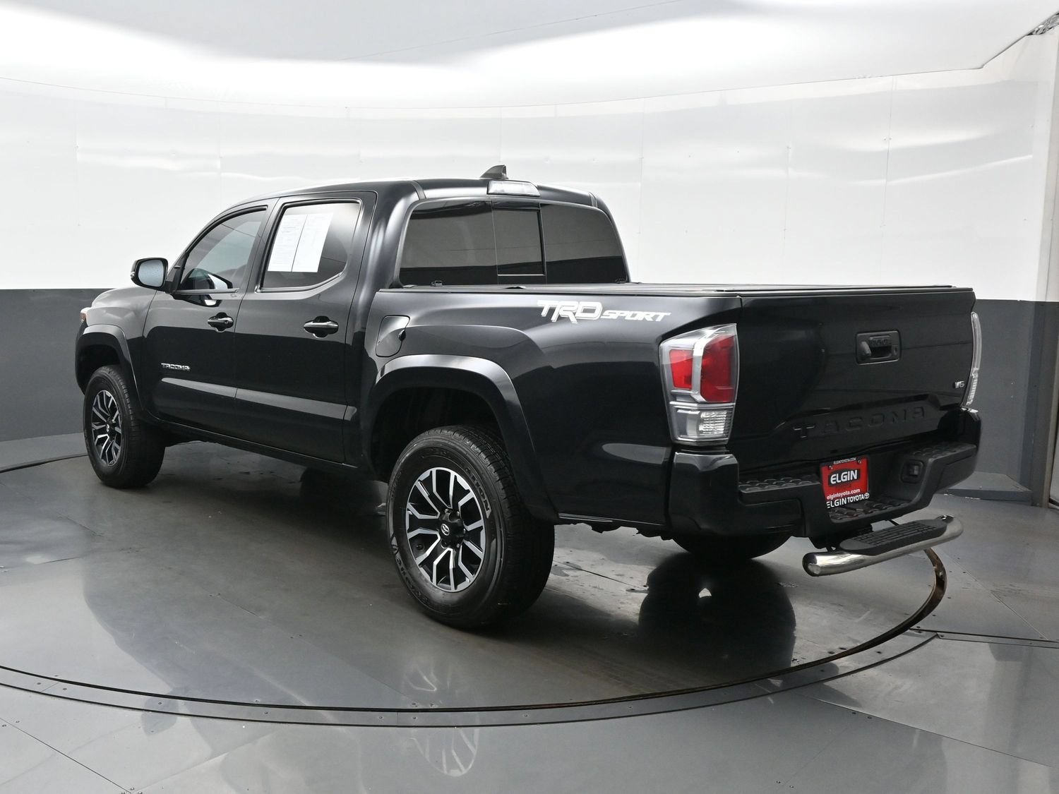 Used 2020 Toyota Tacoma TRD Sport RWD image 4