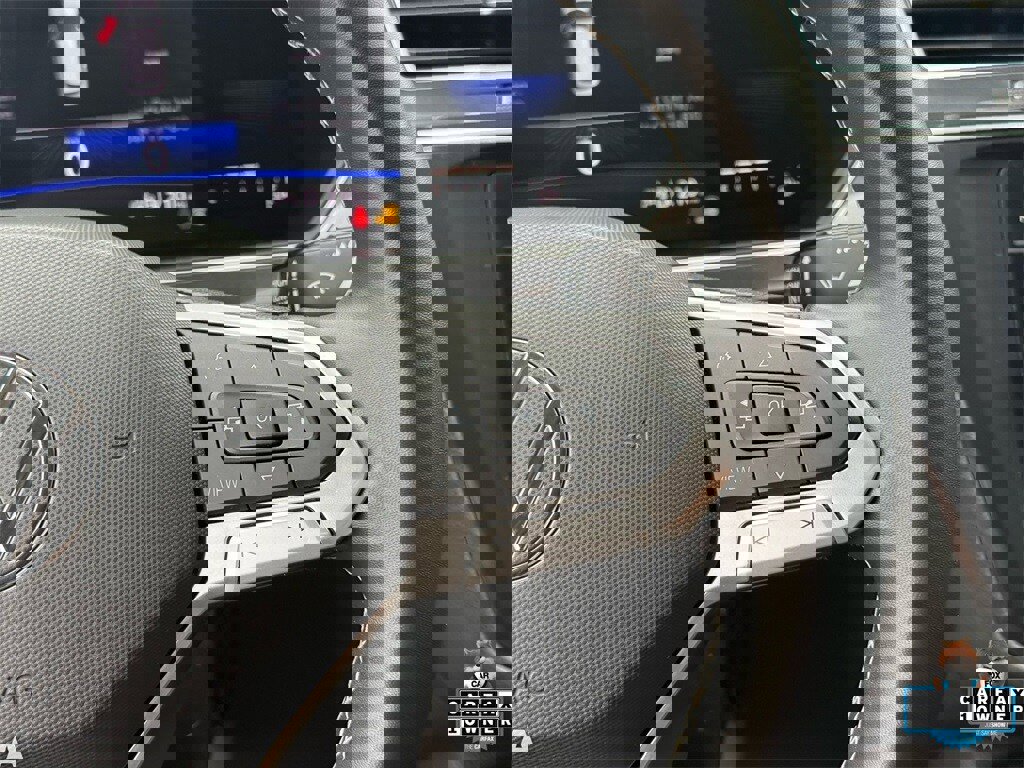 Used 2022 Volkswagen Tiguan SE image 17