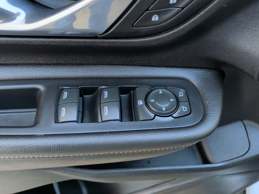 Used 2019 GMC Terrain SLE w/ Driver Convenience Package image 16
