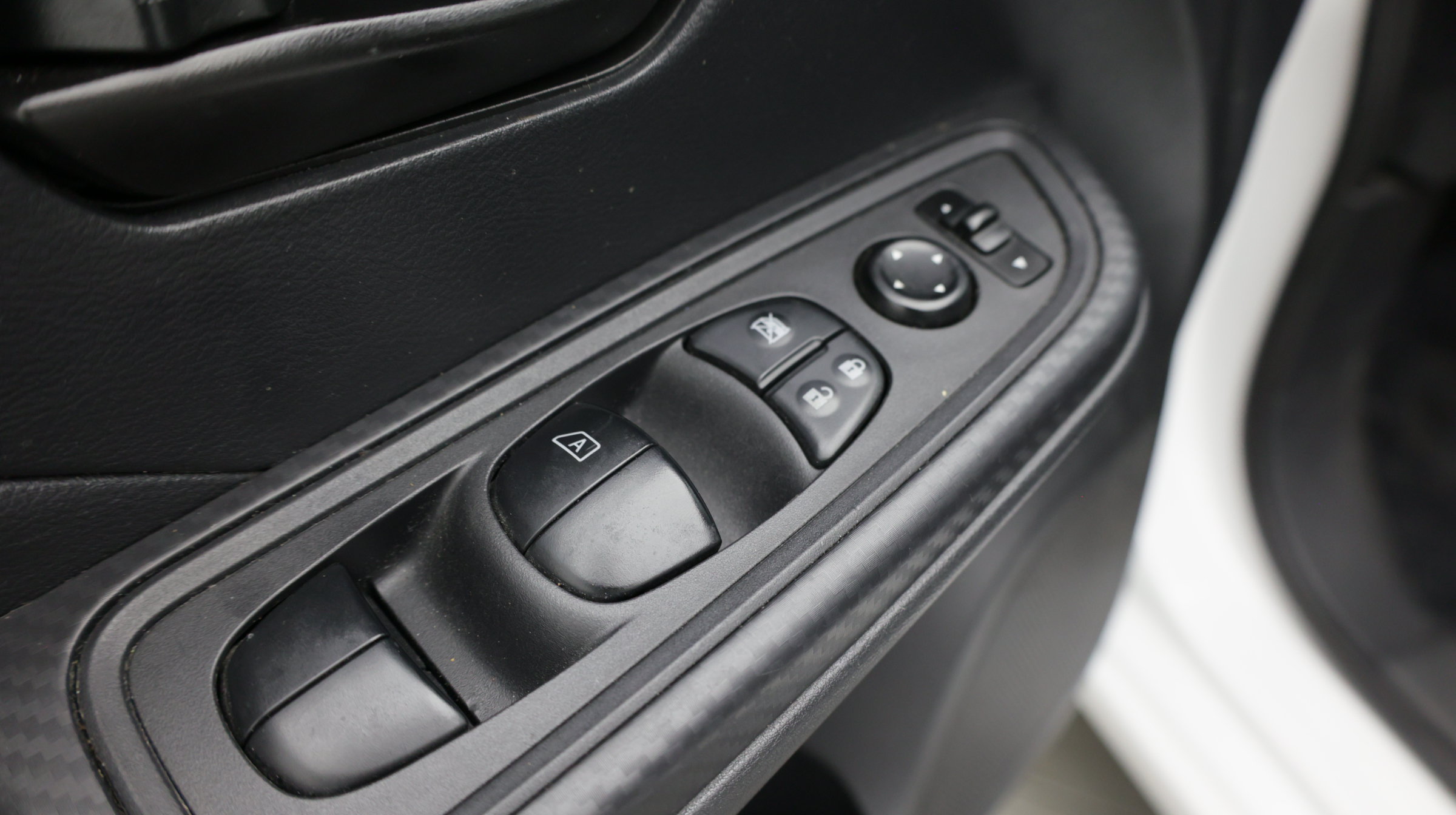 Used 2020 Nissan Versa S FWD image 12