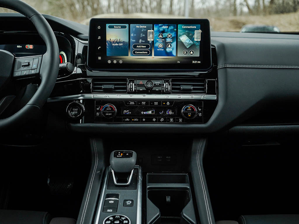 New 2026 Nissan Pathfinder Platinum w/ Cargo Package AWD/4WD image 18