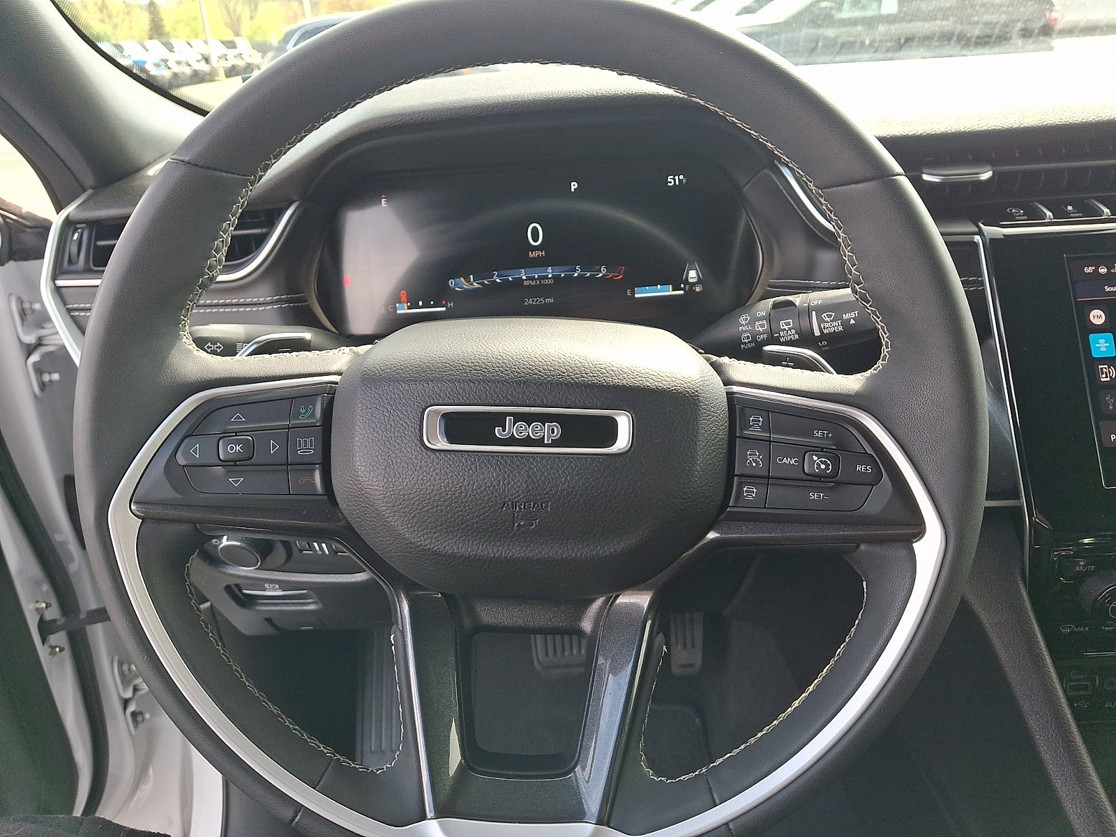 Used 2023 Jeep Grand Cherokee Altitude AWD/4WD image 18