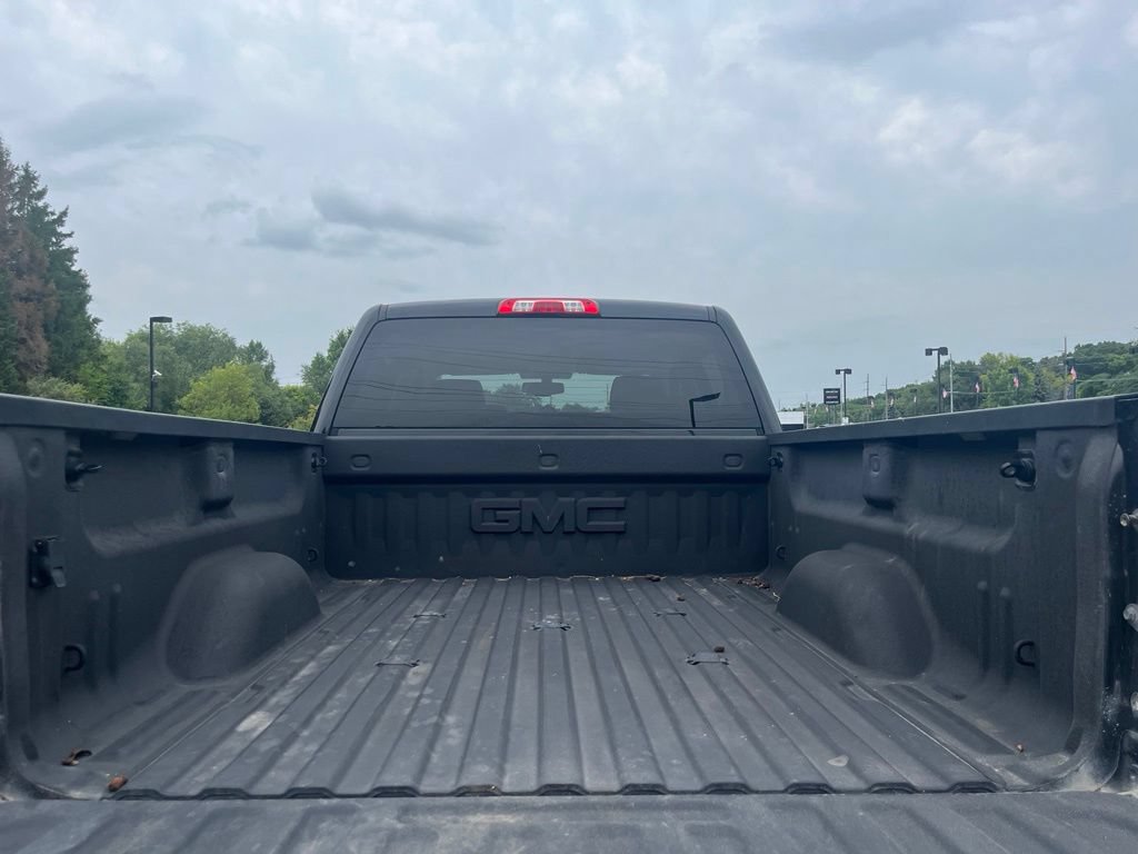 Used 2018 GMC Sierra 2500 SLT w/ Duramax Plus Package AWD/4WD image 9