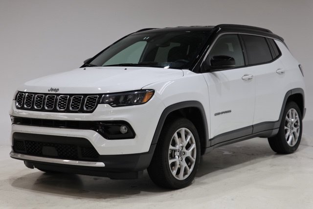 Used 2025 Jeep Compass Limited AWD/4WD image 3