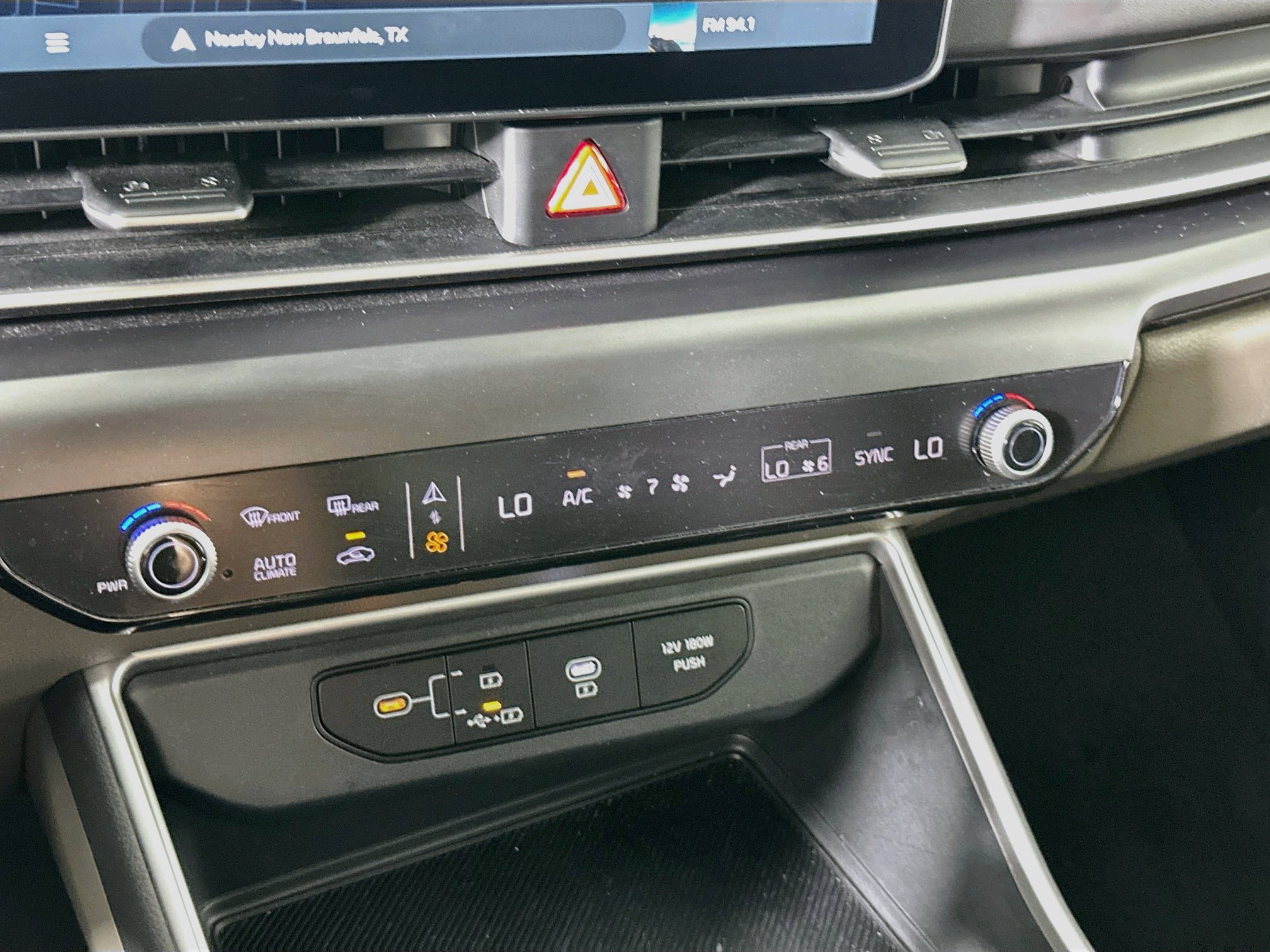 Used 2026 Kia Carnival FWD image 23