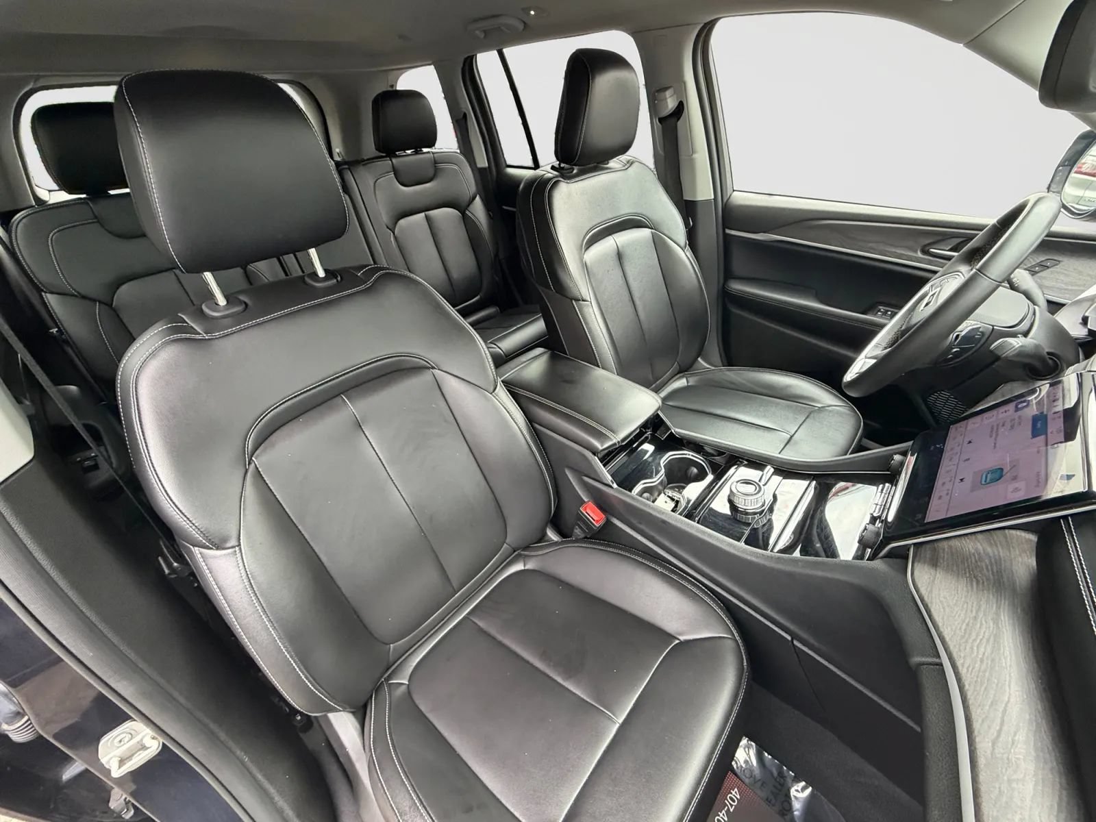 Used 2023 Jeep Grand Cherokee Limited AWD/4WD image 21