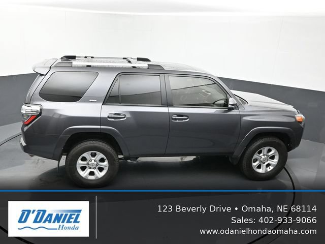 Used 2022 Toyota 4Runner SR5 Premium w/ Moonroof Package AWD/4WD image 19