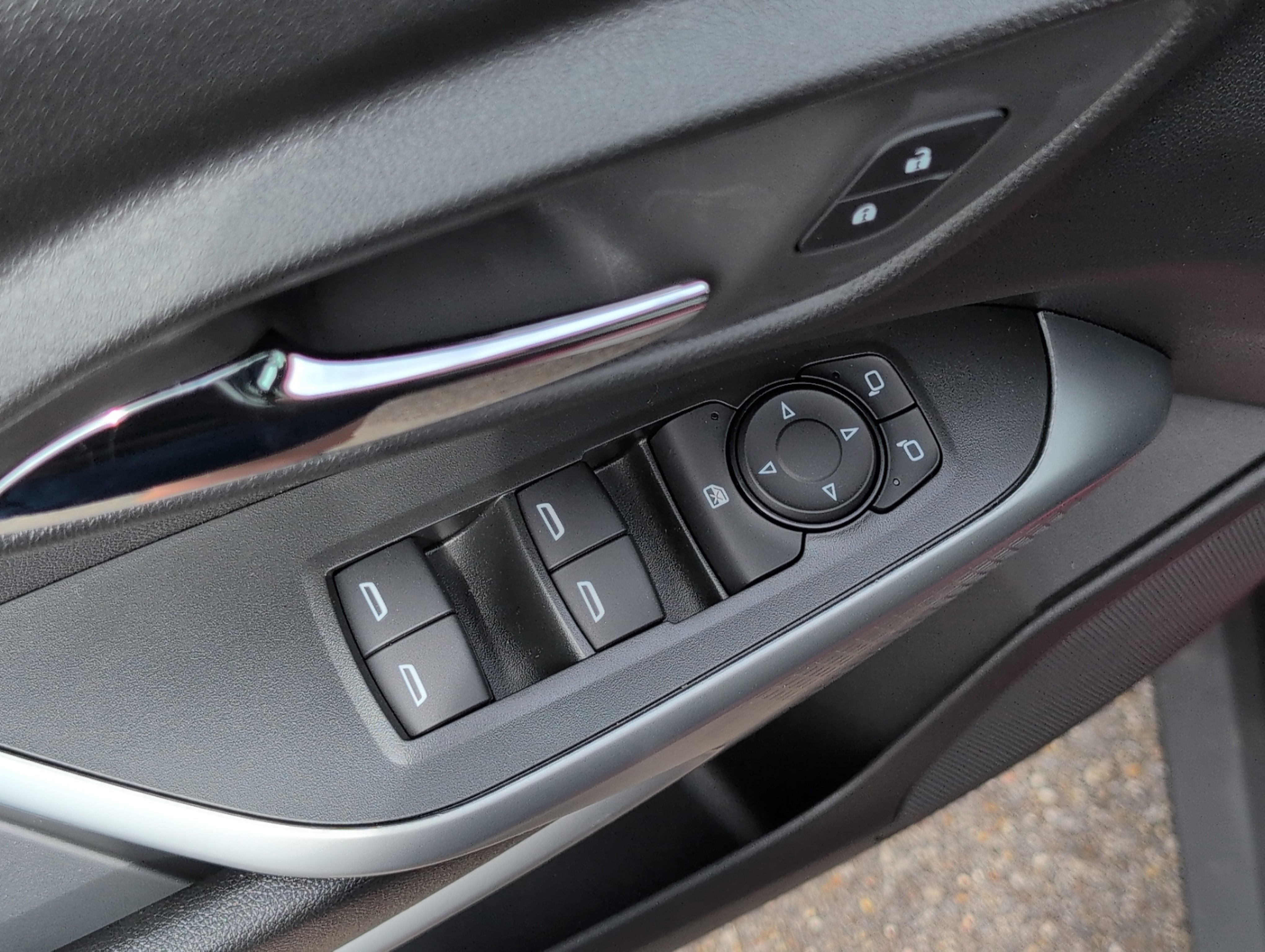 New 2026 Chevrolet Trax RS w/ Sunroof Package image 16