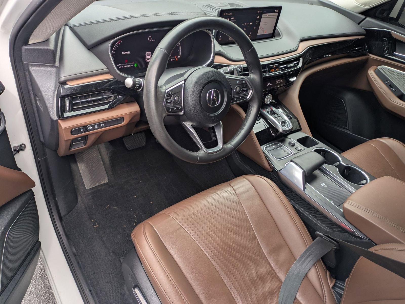 Used 2024 Acura MDX SH-AWD w/ Technology Package image 9