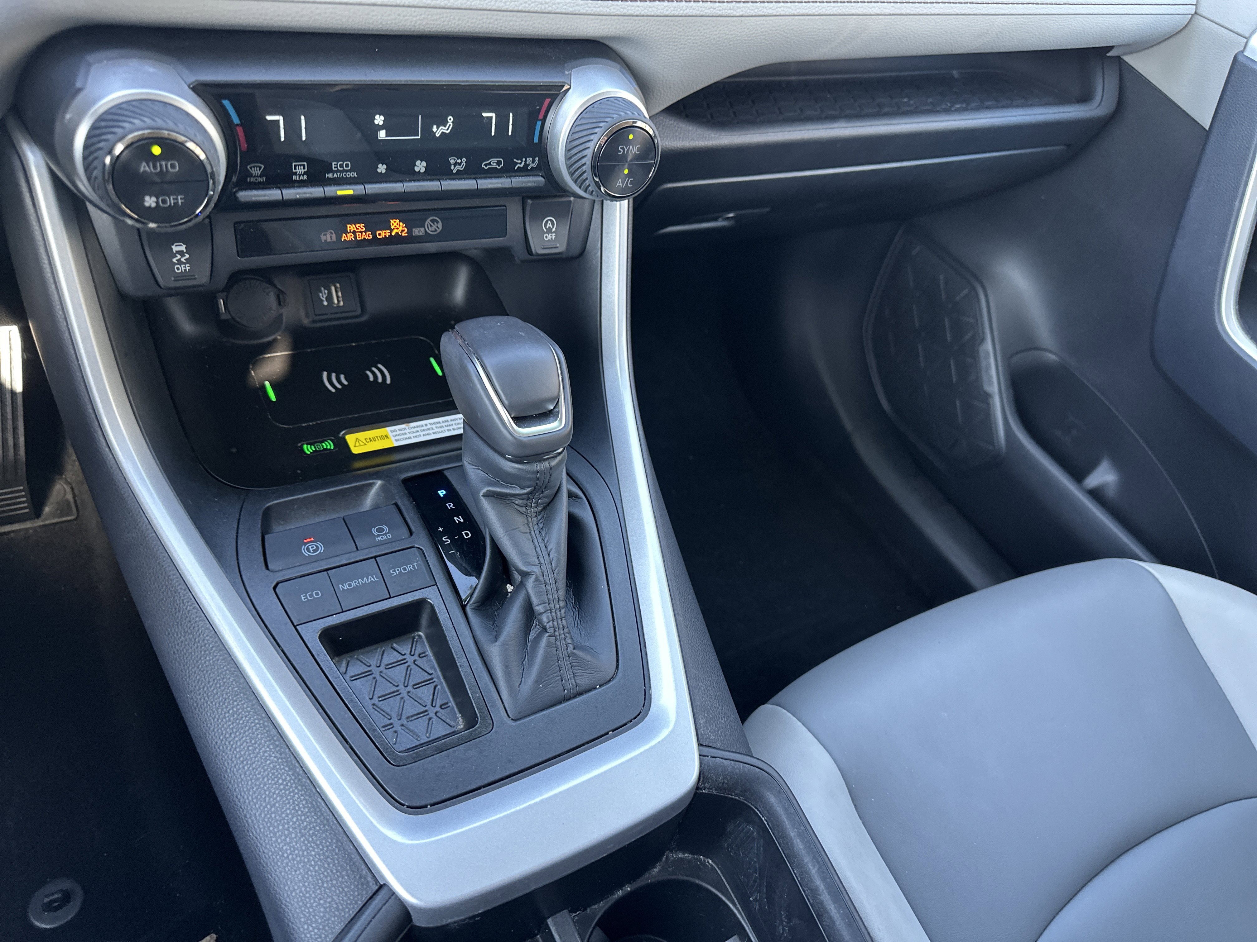 Used 2024 Toyota RAV4 XLE Premium FWD image 19