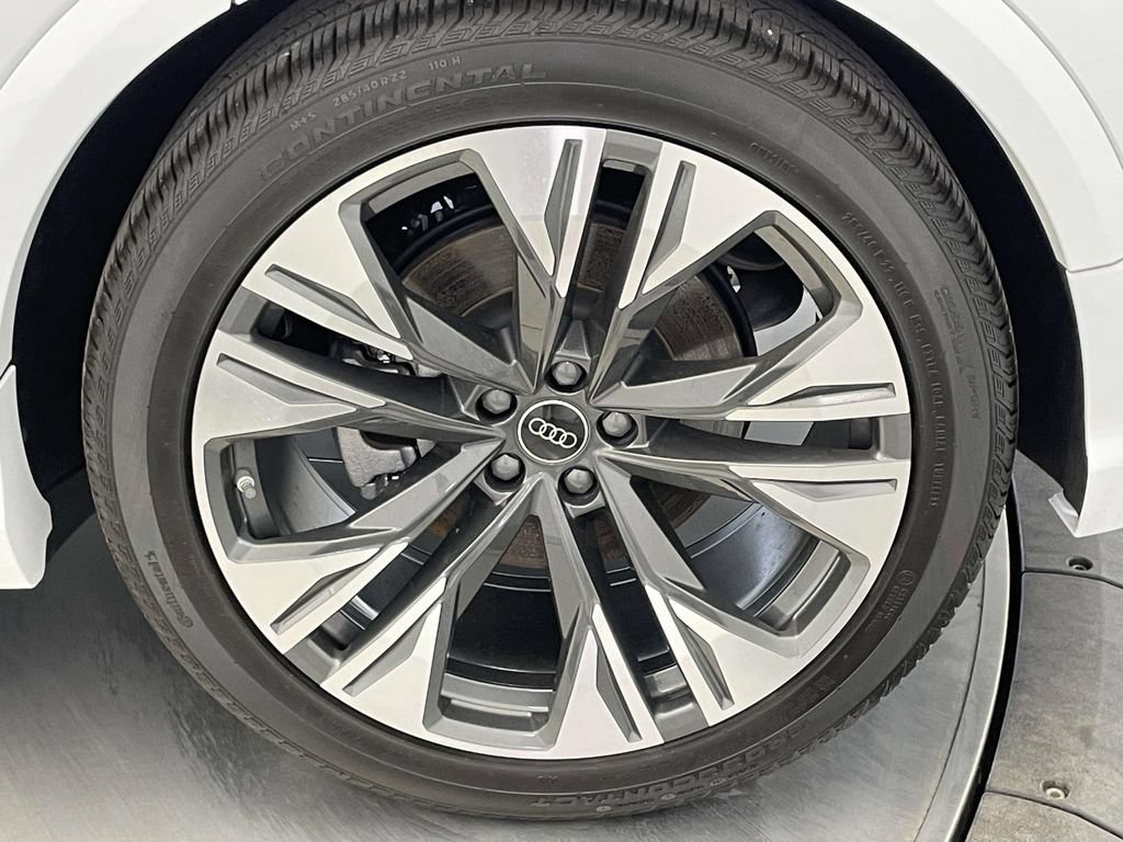 Certified 2025 Audi Q8 Prestige AWD/4WD image 12