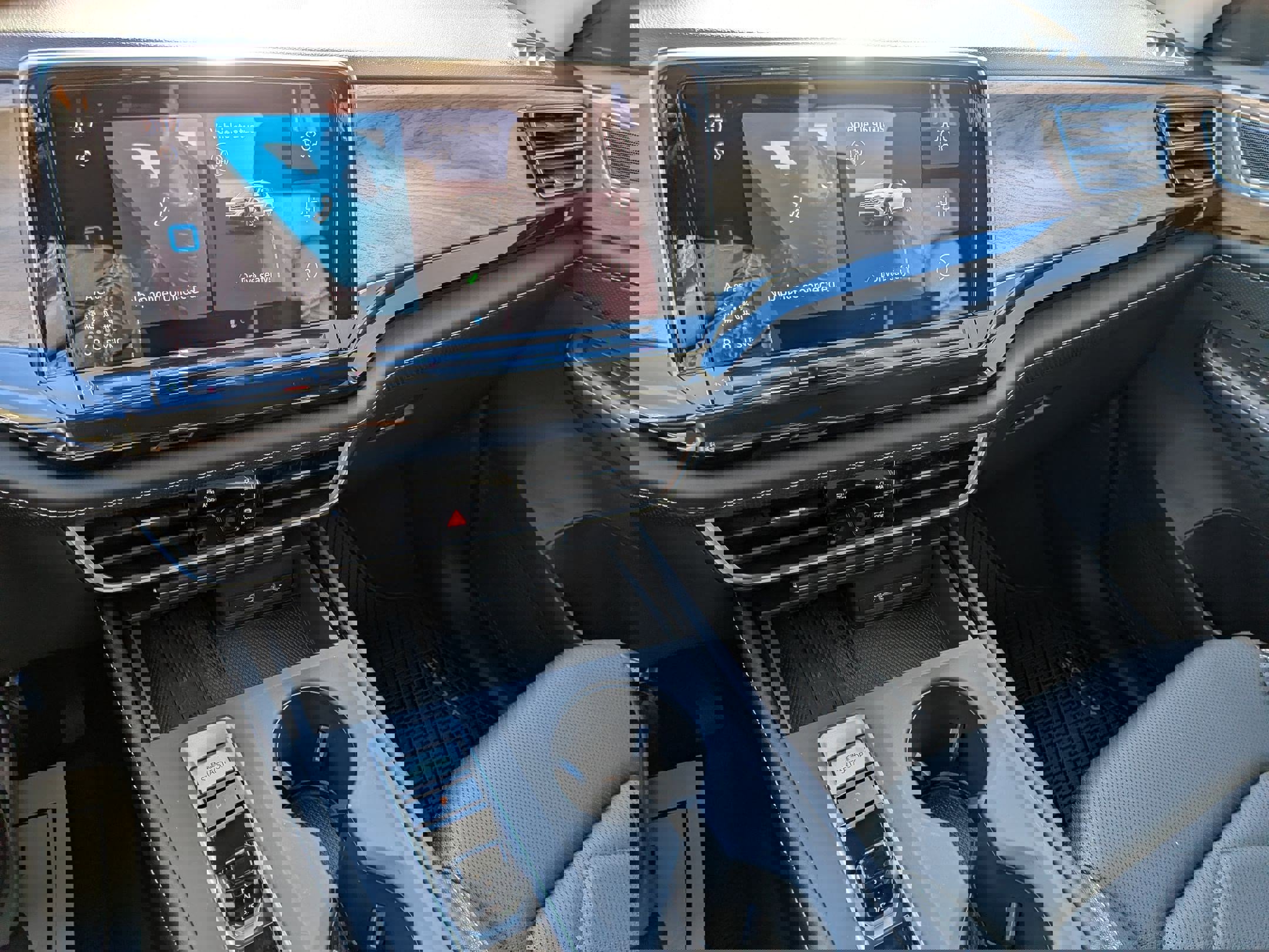 Used 2025 Volkswagen Atlas SE image 22