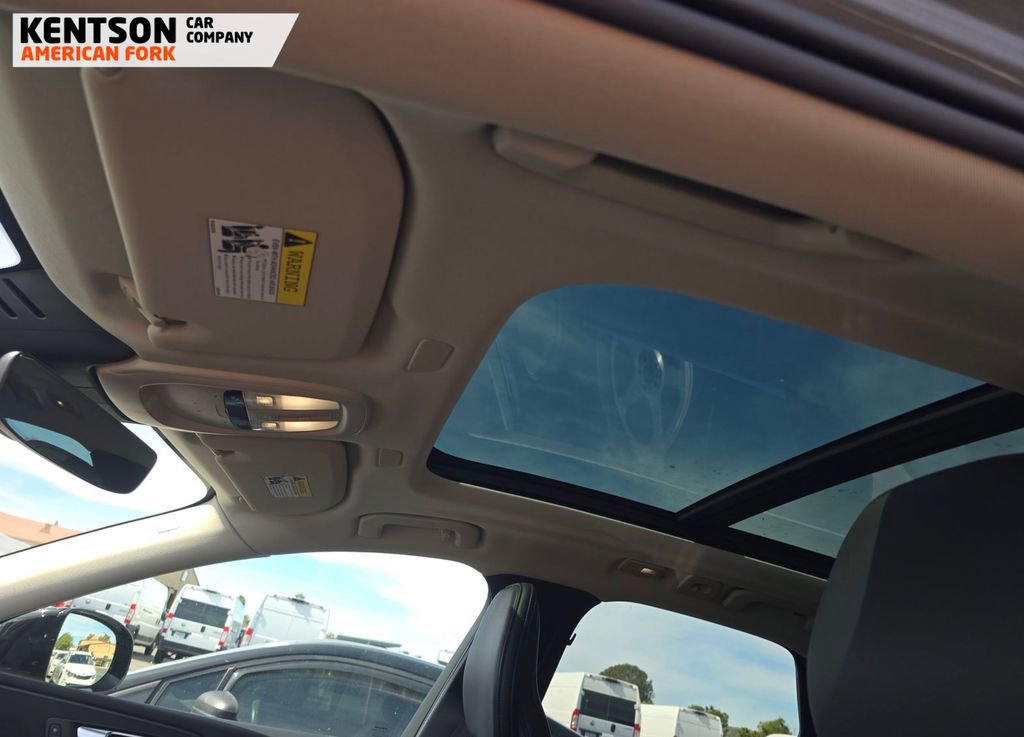 Used 2025 Volvo XC60 B5 Core image 7