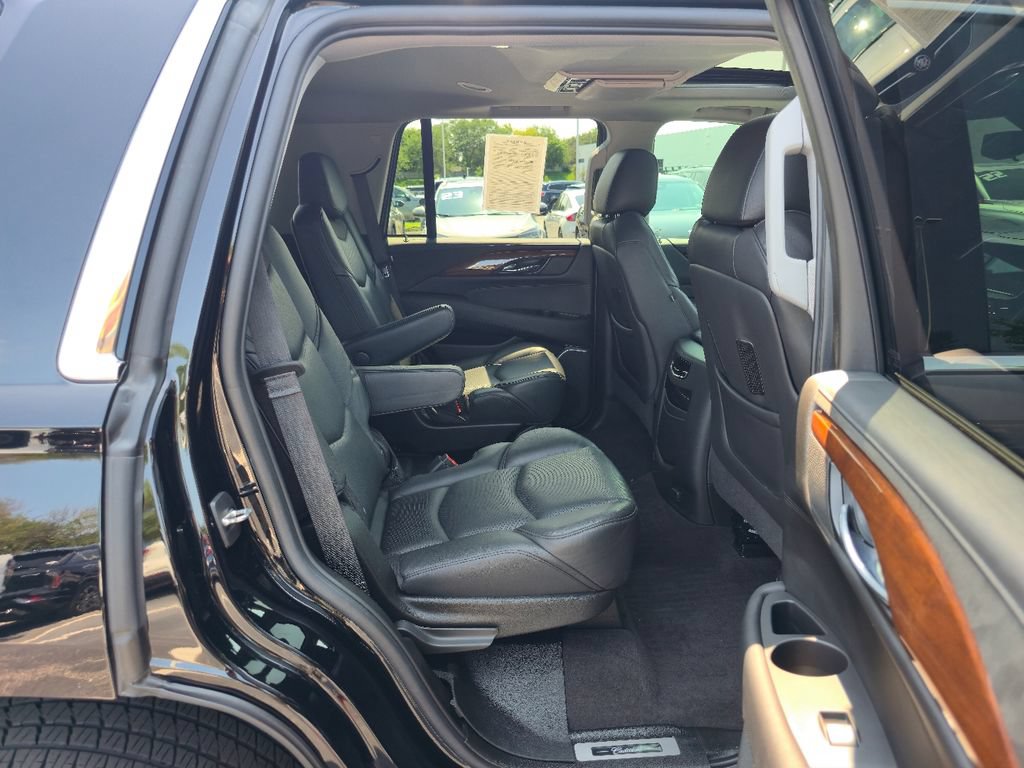 Certified 2020 Cadillac Escalade Premium Luxury AWD/4WD image 11