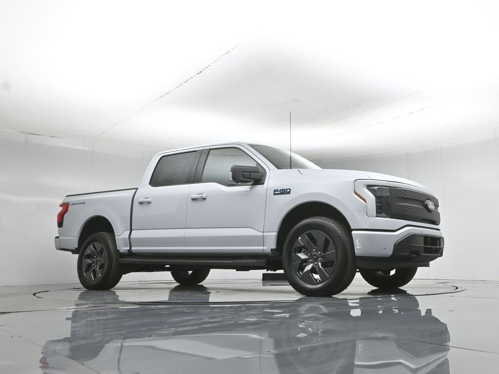 New 2025 Ford F150 Lightning Flash AWD/4WD image 3