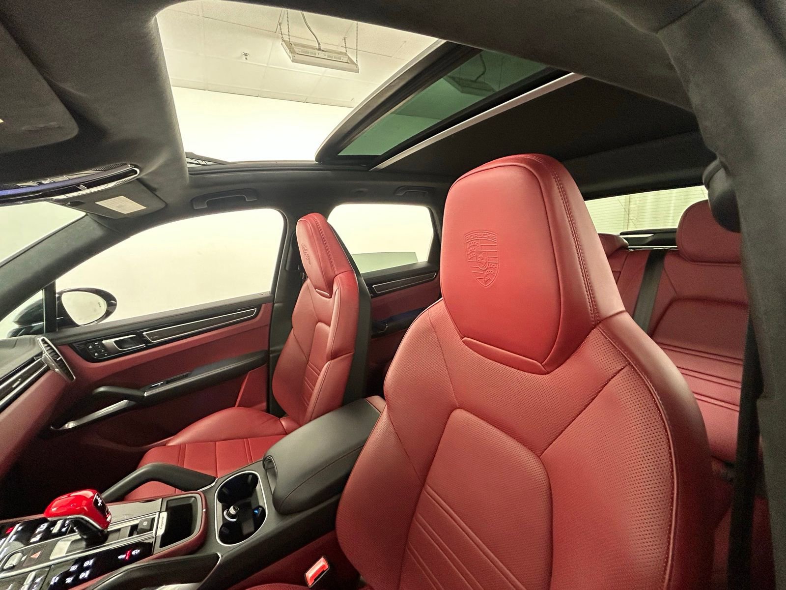 Used 2023 Porsche Cayenne Turbo image 29