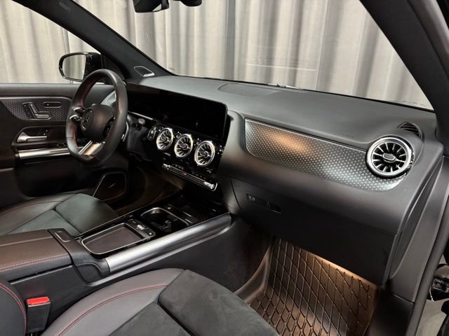 Used 2024 Mercedes-Benz GLA 250 4MATIC image 9