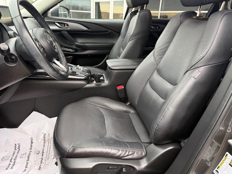 Used 2018 MAZDA CX-9 Touring w/ Touring Premium Package image 17