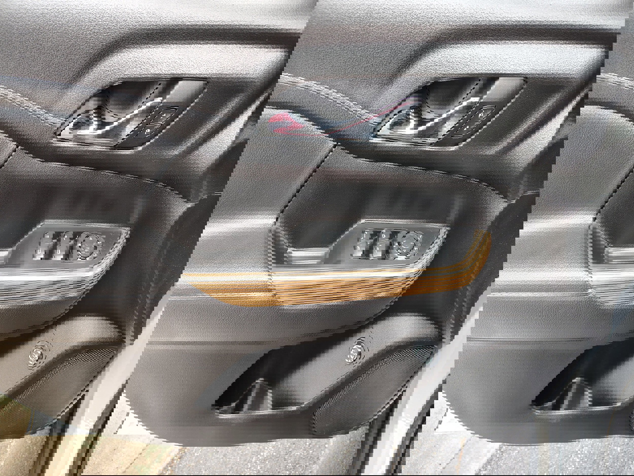 Used 2023 GMC Acadia SLE w/ Driver Convenience Package image 20