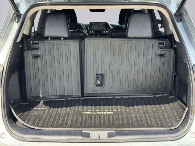 Used 2021 Toyota Highlander XLE AWD/4WD image 70