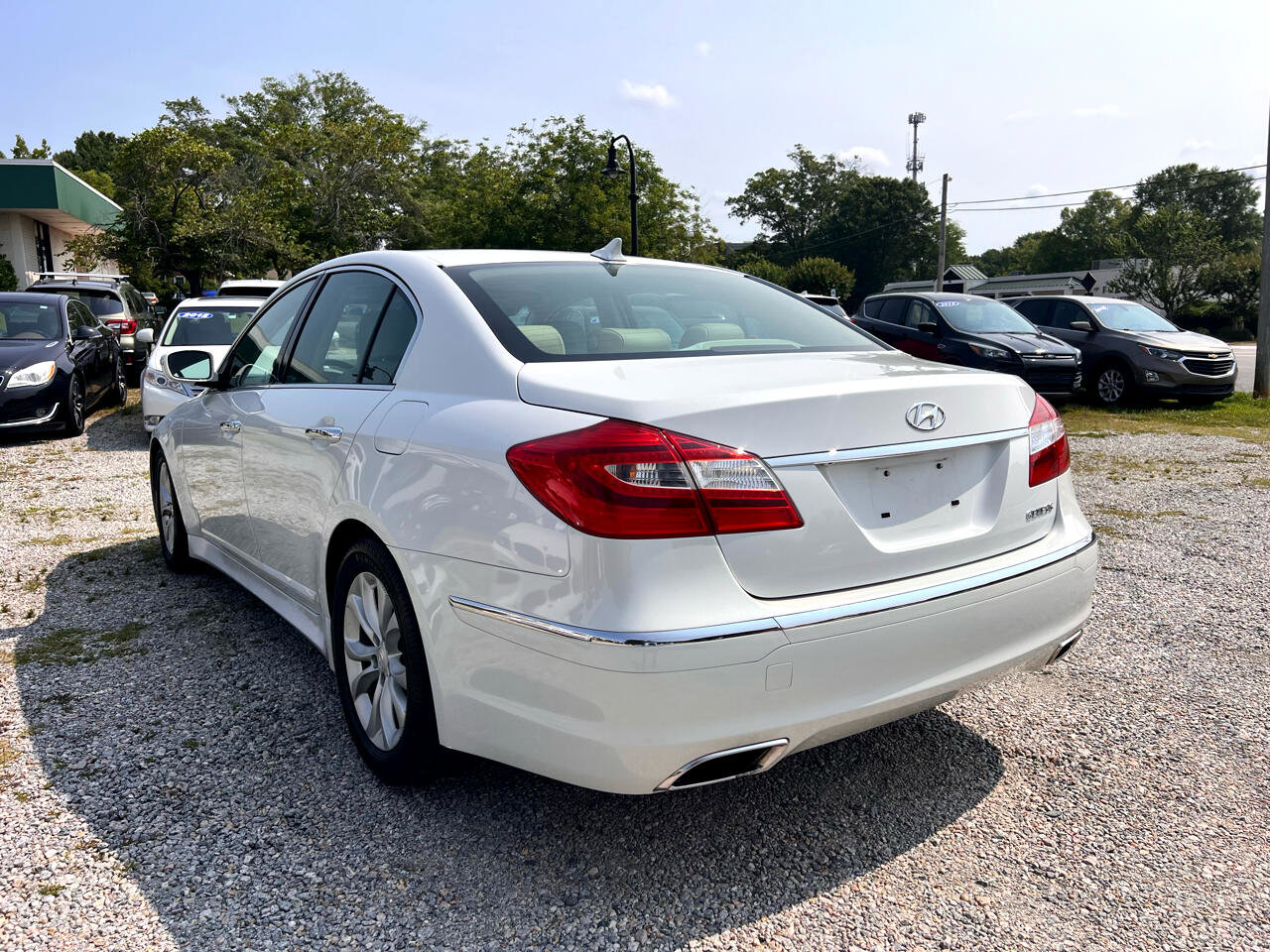 Used 2012 Hyundai Genesis 3.8 image 7