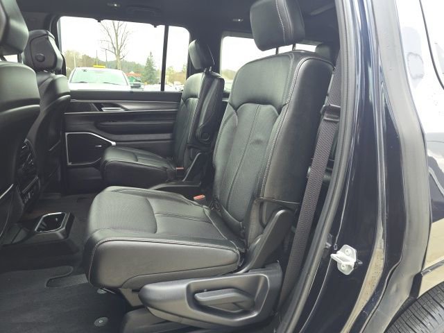 Certified 2025 Jeep Wagoneer Series II w/ Convenience Group I image 29