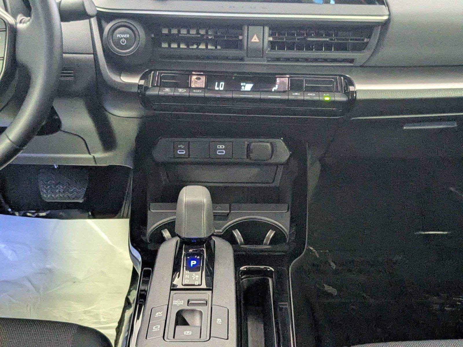 Certified 2025 Toyota Prius LE FWD image 41