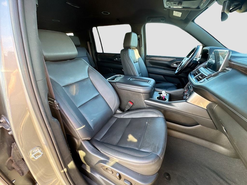 Used 2023 Chevrolet Suburban LT image 29
