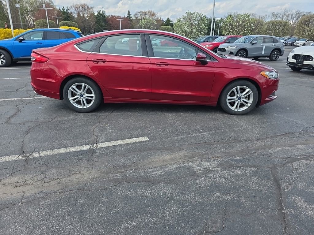 Used 2018 Ford Fusion SE image 9