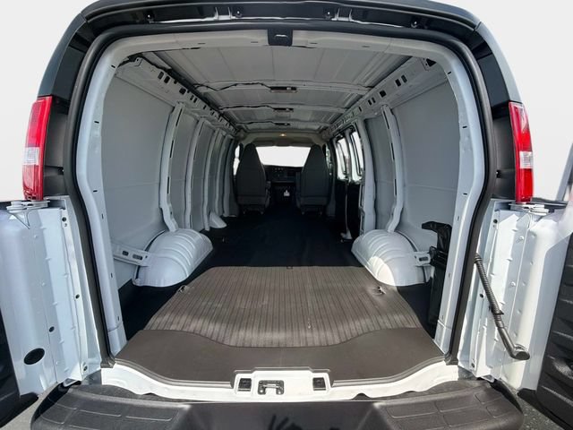 New 2026 GMC Savana 2500 w/ Driver Convenience Package RWD image 11