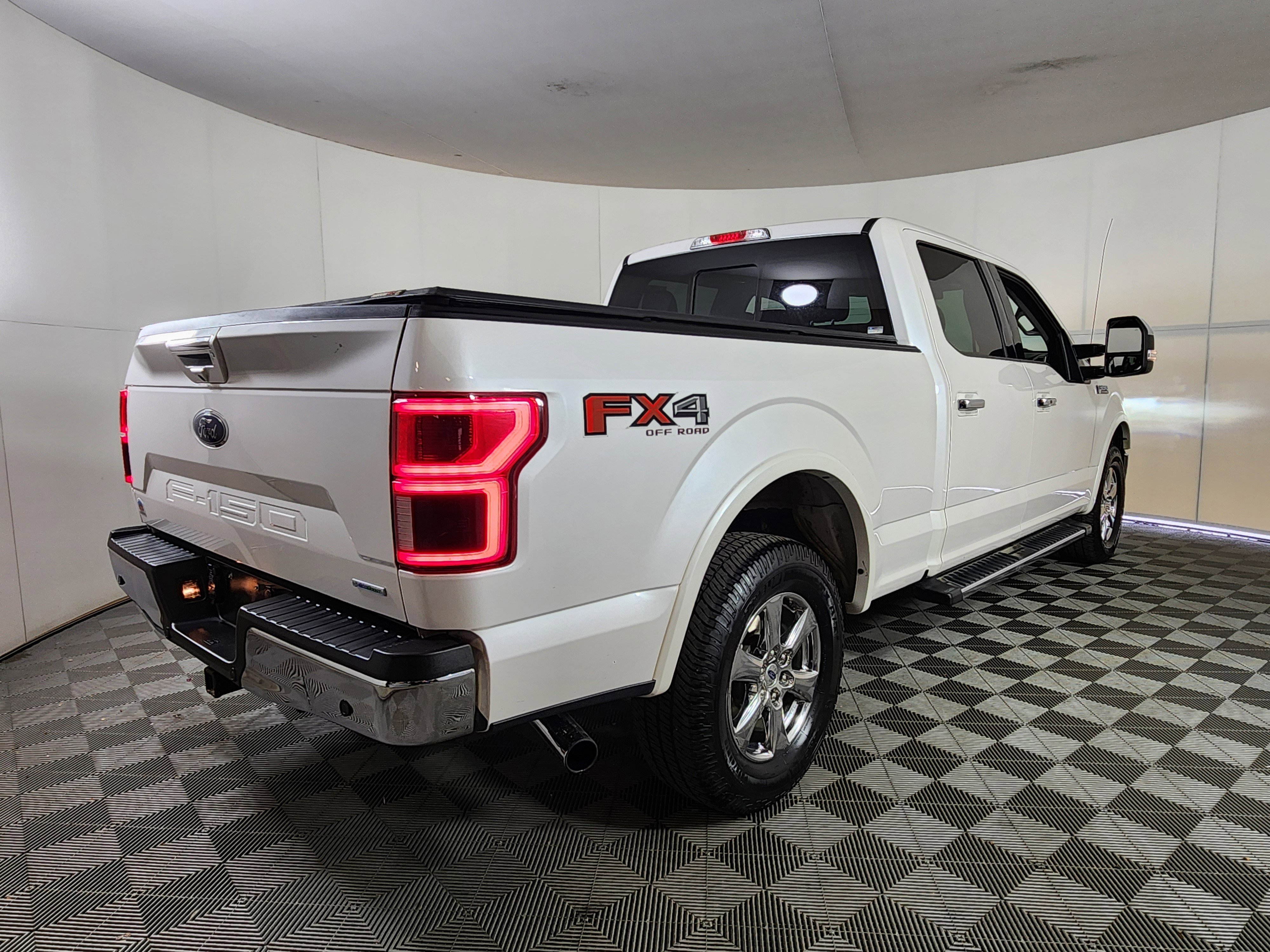 Used 2019 Ford F150 Lariat w/ Equipment Group 502A Luxury AWD/4WD image 7
