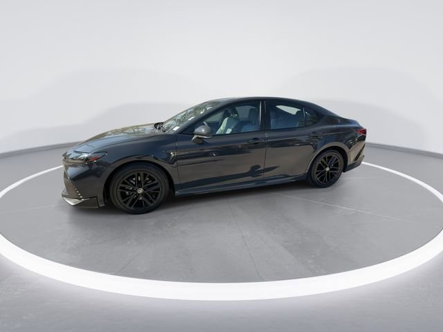 Used 2025 Toyota Camry SE image 5