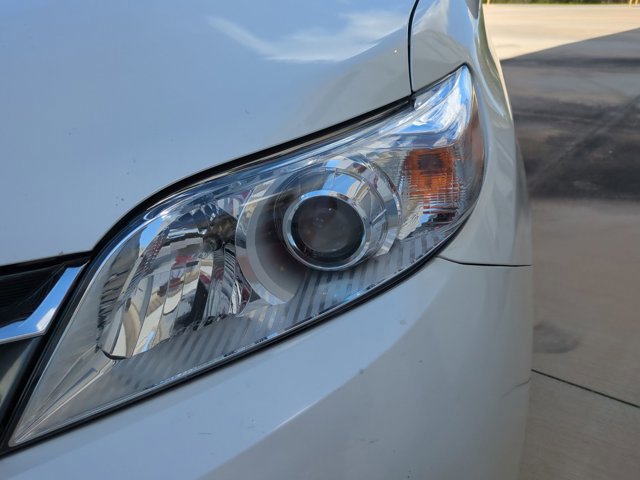 Used 2018 Toyota Sienna XLE Premium image 8