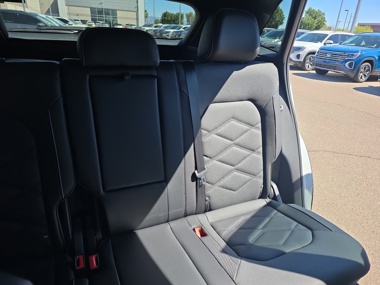 Used 2024 Volkswagen Atlas Cross Sport SE image 18