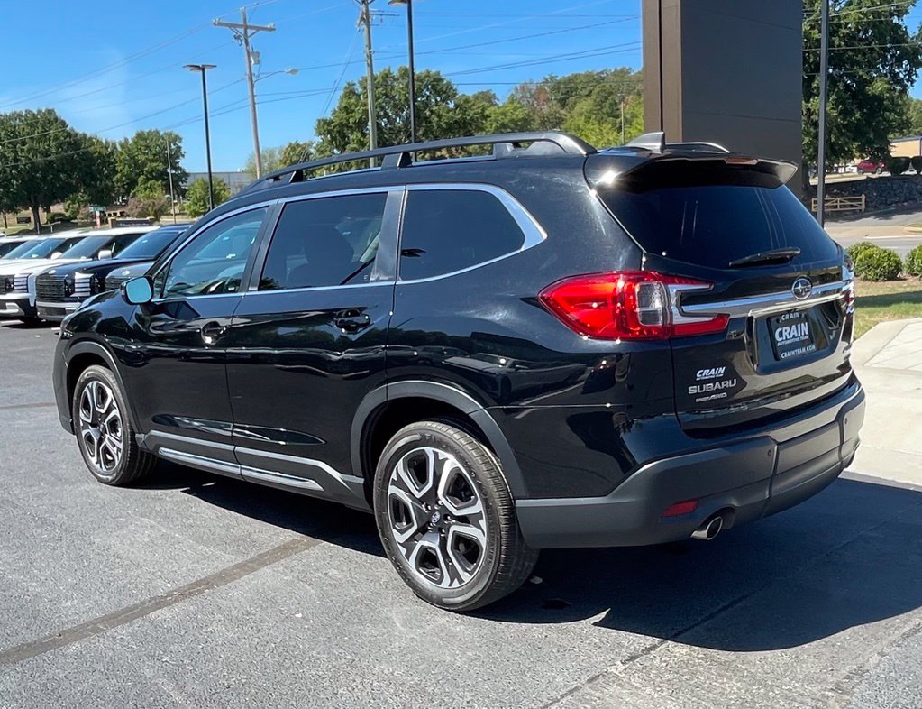 Used 2023 Subaru Ascent Limited AWD/4WD image 10