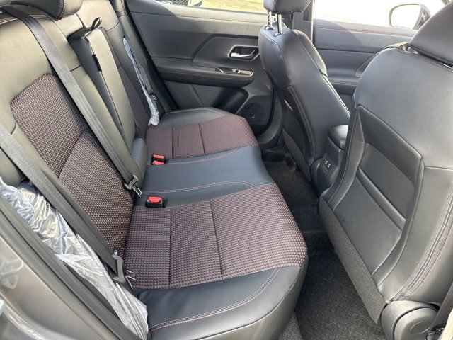 New 2025 Nissan Kicks SR image 28