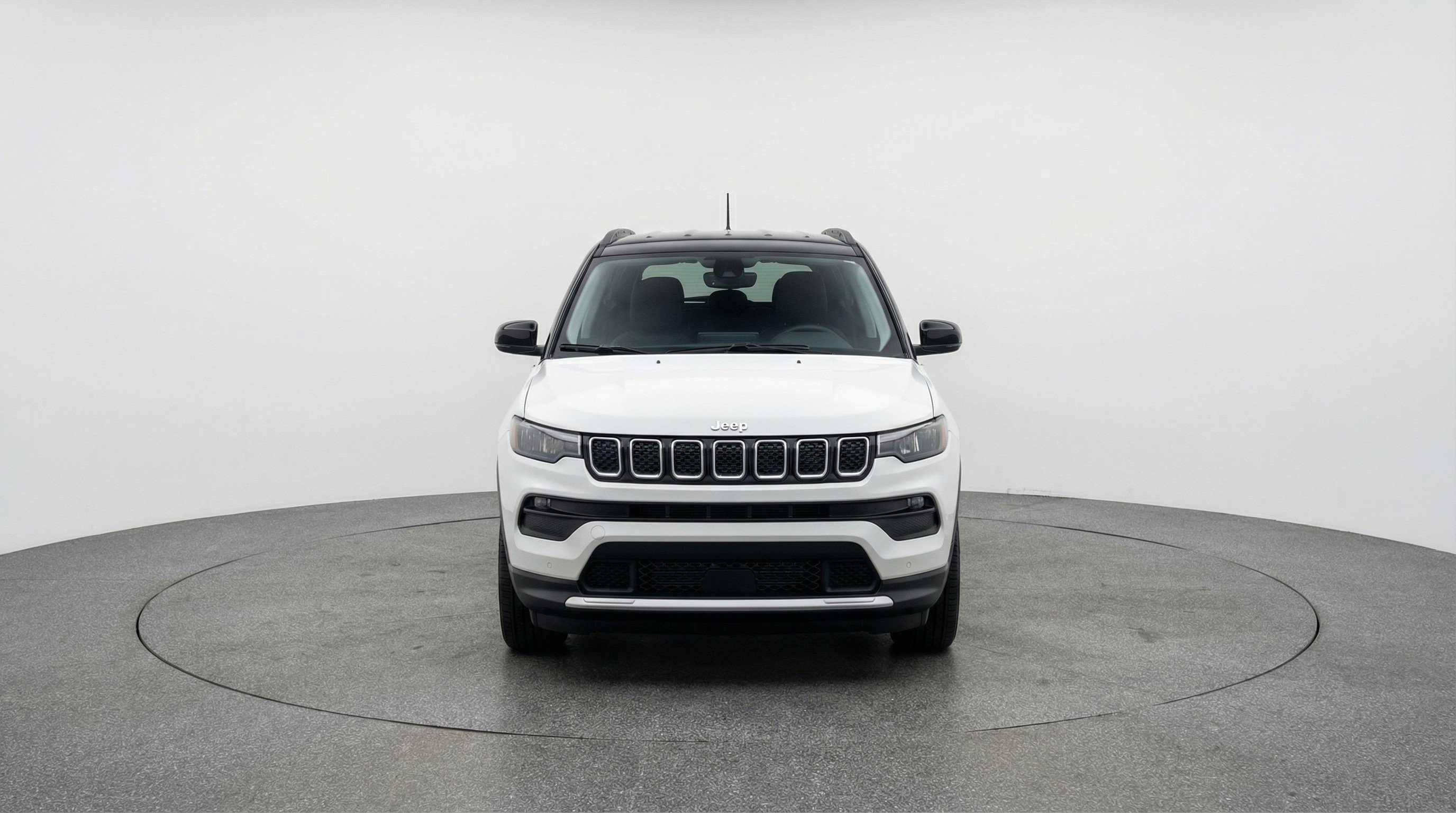 Used 2025 Jeep Compass Limited image 2