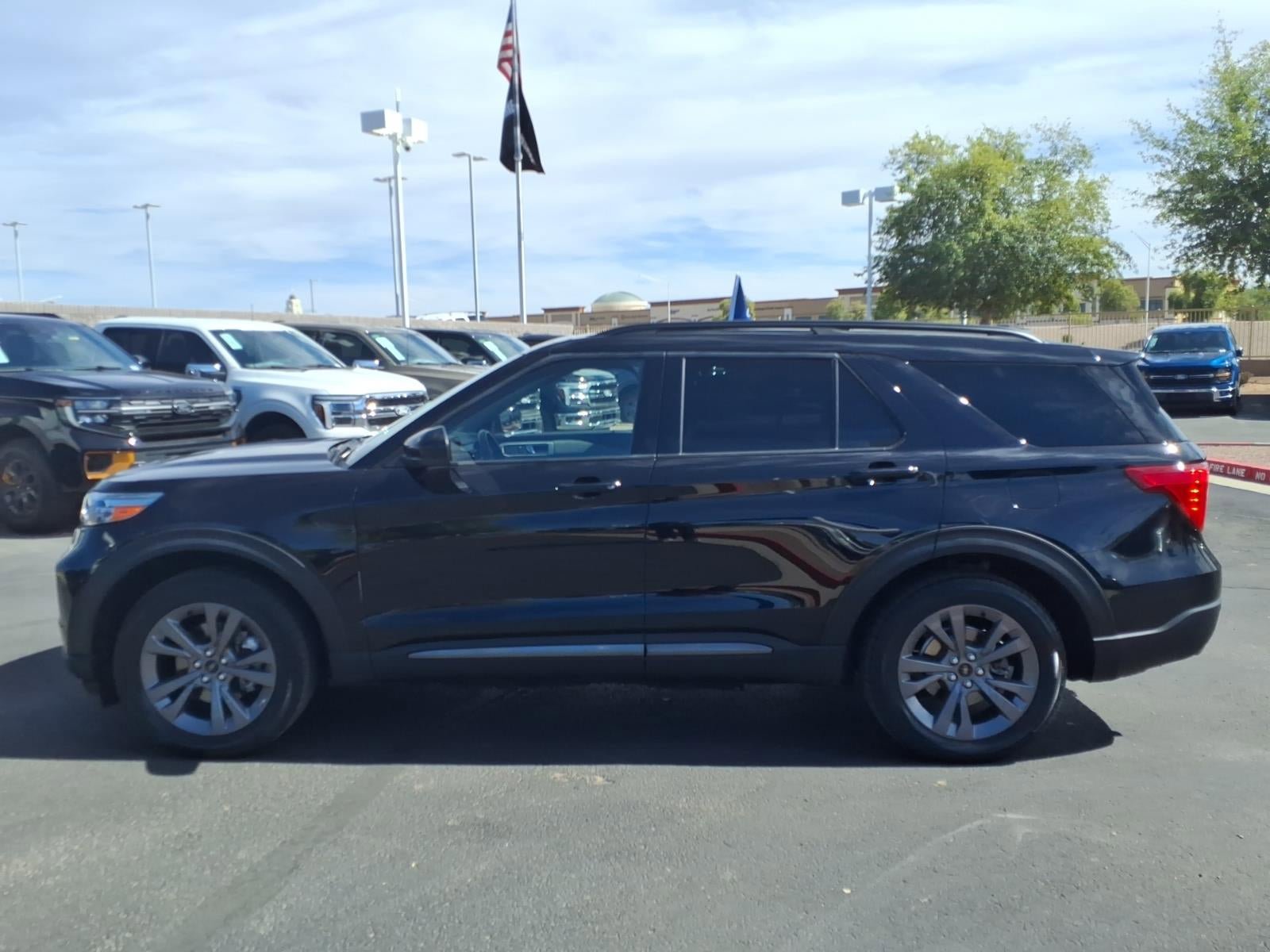 Certified 2022 Ford Explorer XLT w/ Equipment Group 202A AWD/4WD image 7