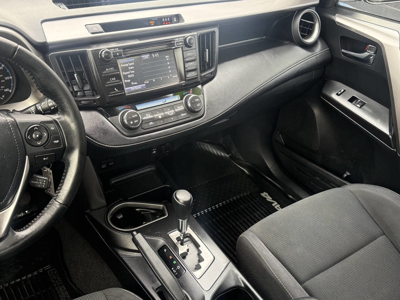 Used 2017 Toyota RAV4 XLE image 7