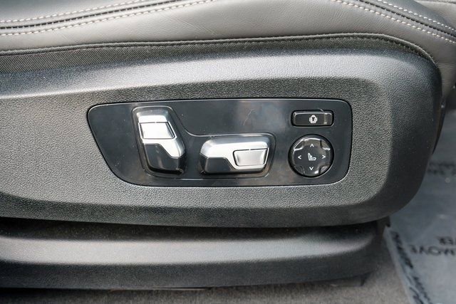 Used 2024 BMW X6 xDrive40i w/ Premium Package image 40