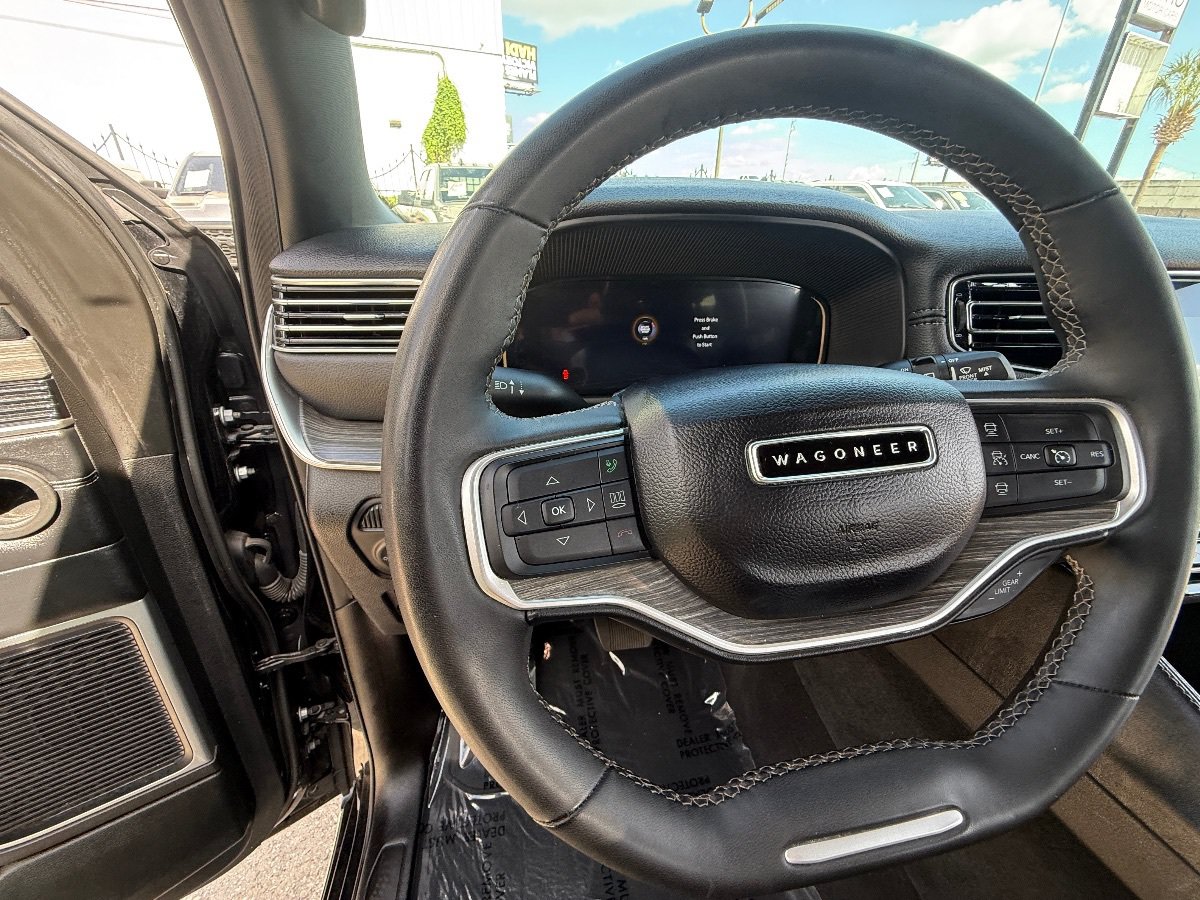 Used 2024 Jeep Wagoneer L Series II w/ Flexible Seating Group AWD/4WD image 26