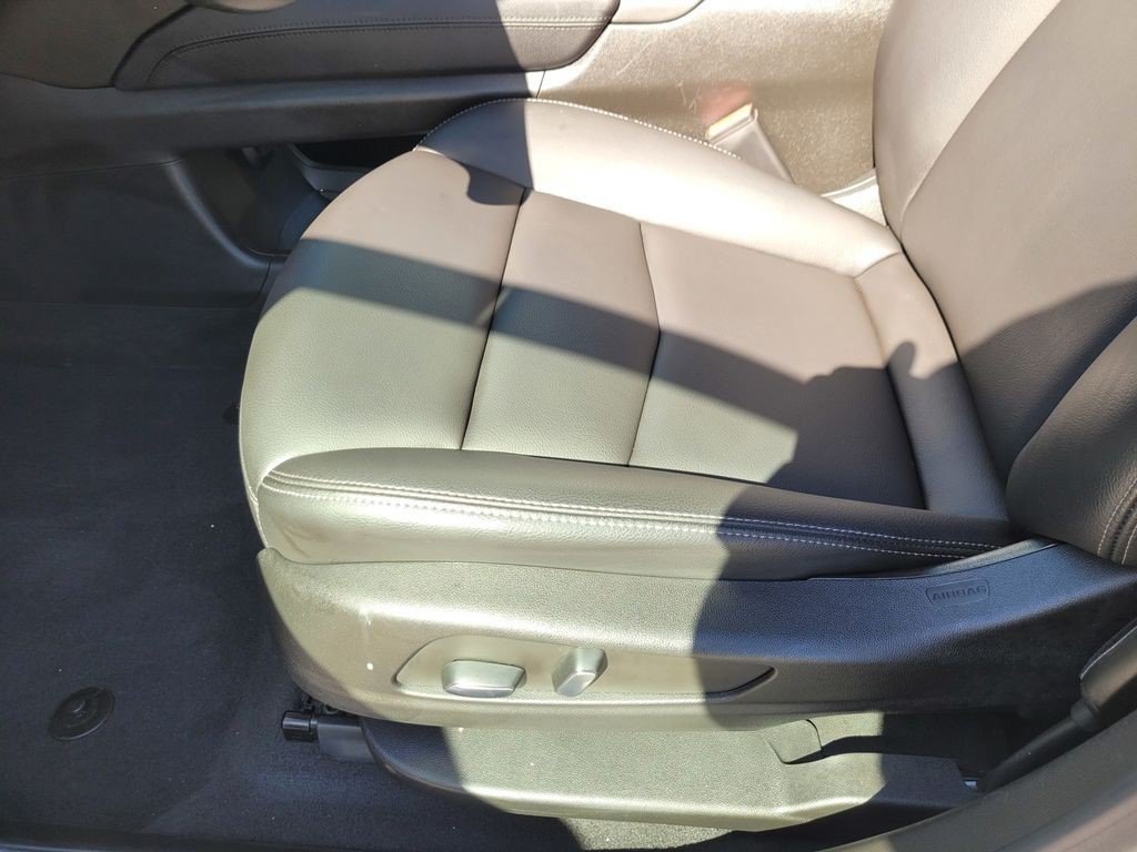 Certified 2023 Cadillac XT5 Luxury FWD image 16